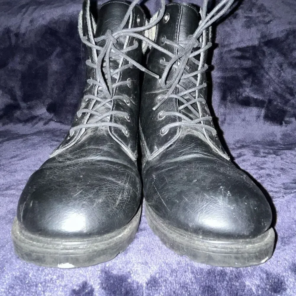 Caitie Boots Women’s Size 8 Black Vegan Leather Rubber Sole‎ Lace Up Boots